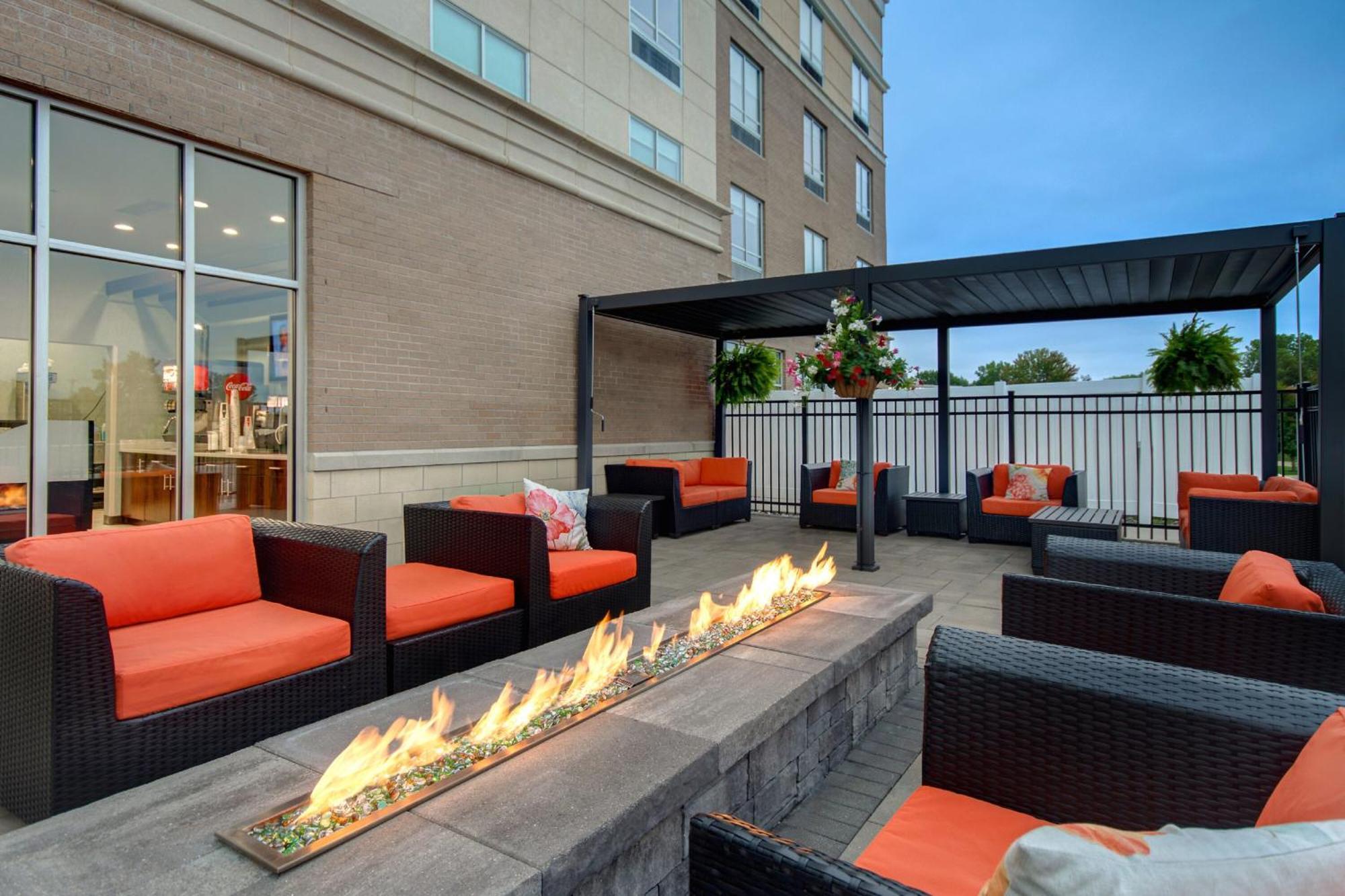 Holiday Inn Grand Rapids North - Walker, An Ihg Hotel Buitenkant foto